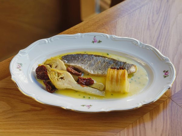 Welche Tipps gibt es für die Auswahl der perfekten Passform in der Damenmode?